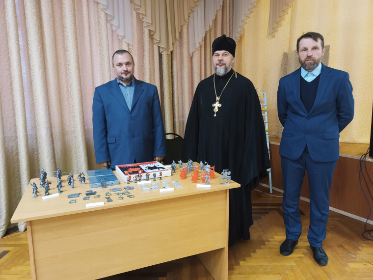 Духовно-нравственное мероприятие в стенах МБОУ СОШ№ 16 с УИОП «Благоверный князь Александр Невский - святой заступник земли русской» .